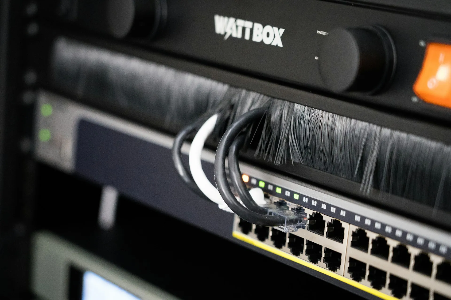 Network switch and power unit in an equipment rack