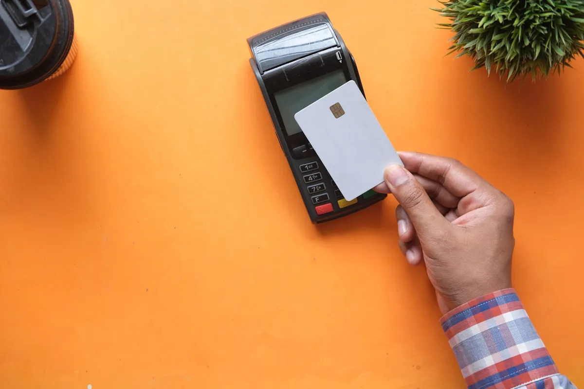 Contactless card payment on a handheld terminal